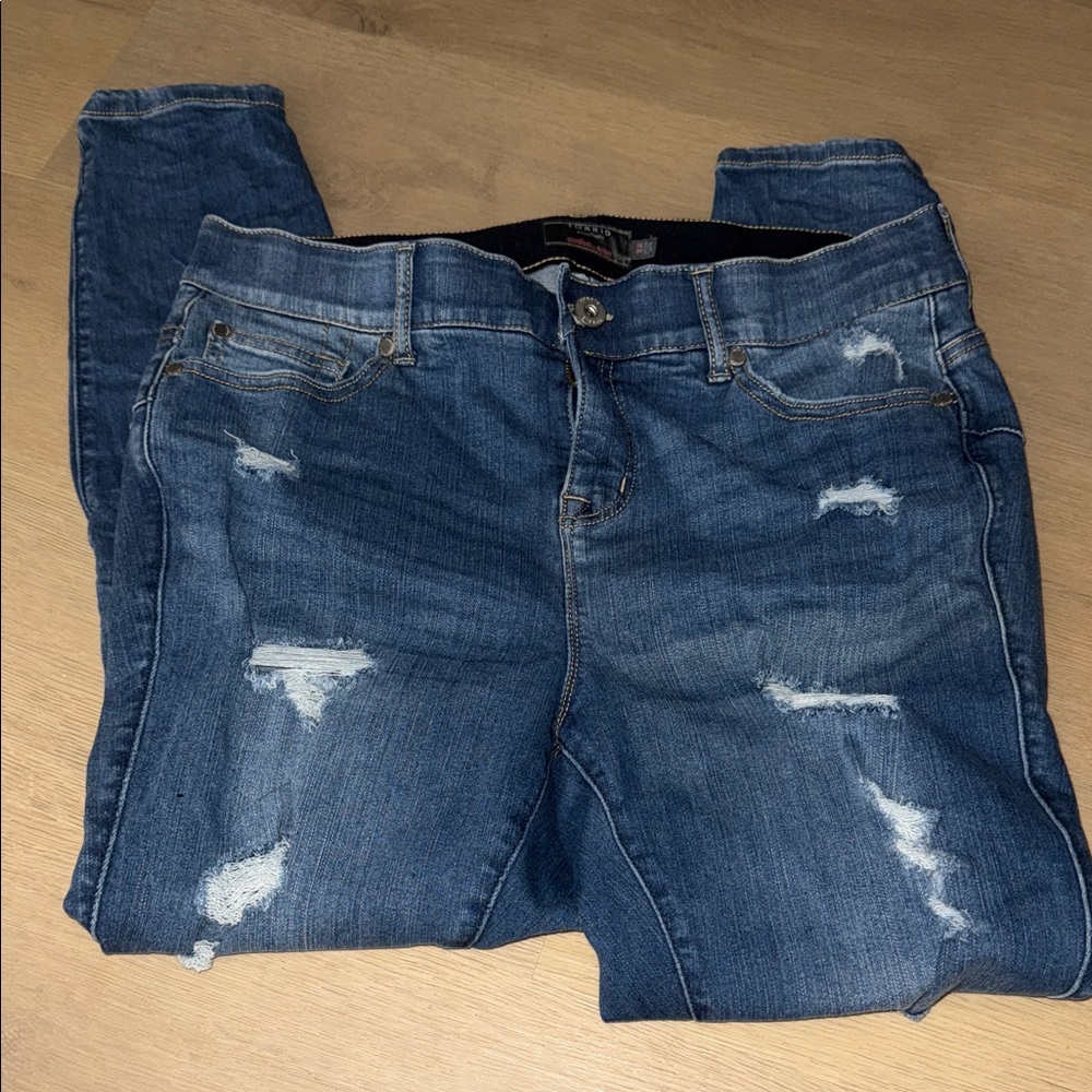 Torrid bombshell skinny distressed Jean size 16R pockets elastic waistband plus